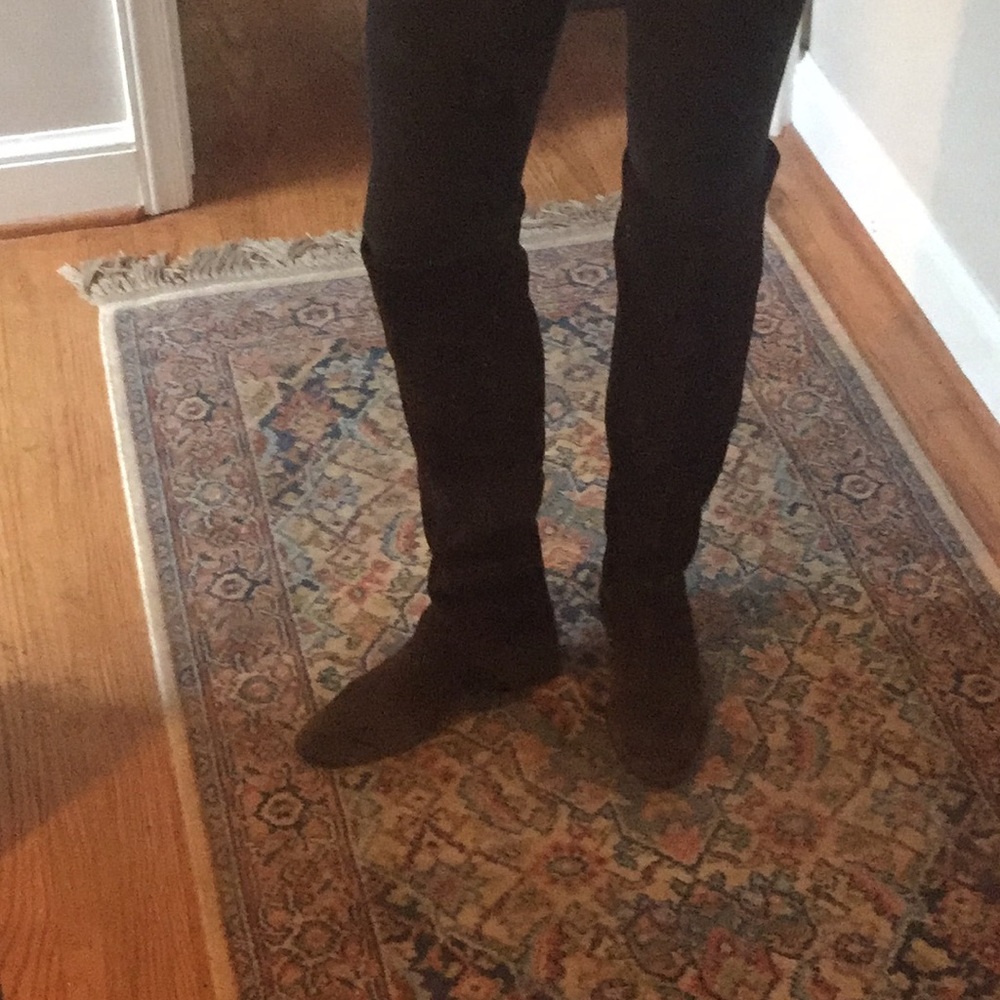 Born Cady Suede Boots - Chocolate Brown (size 10)